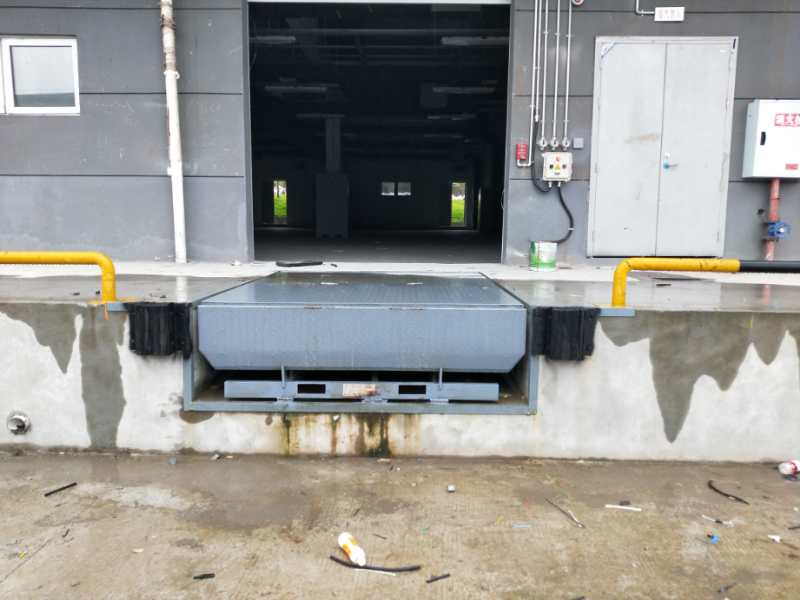 Minghua dock leveler: intelligent solution for logistics and warehousing