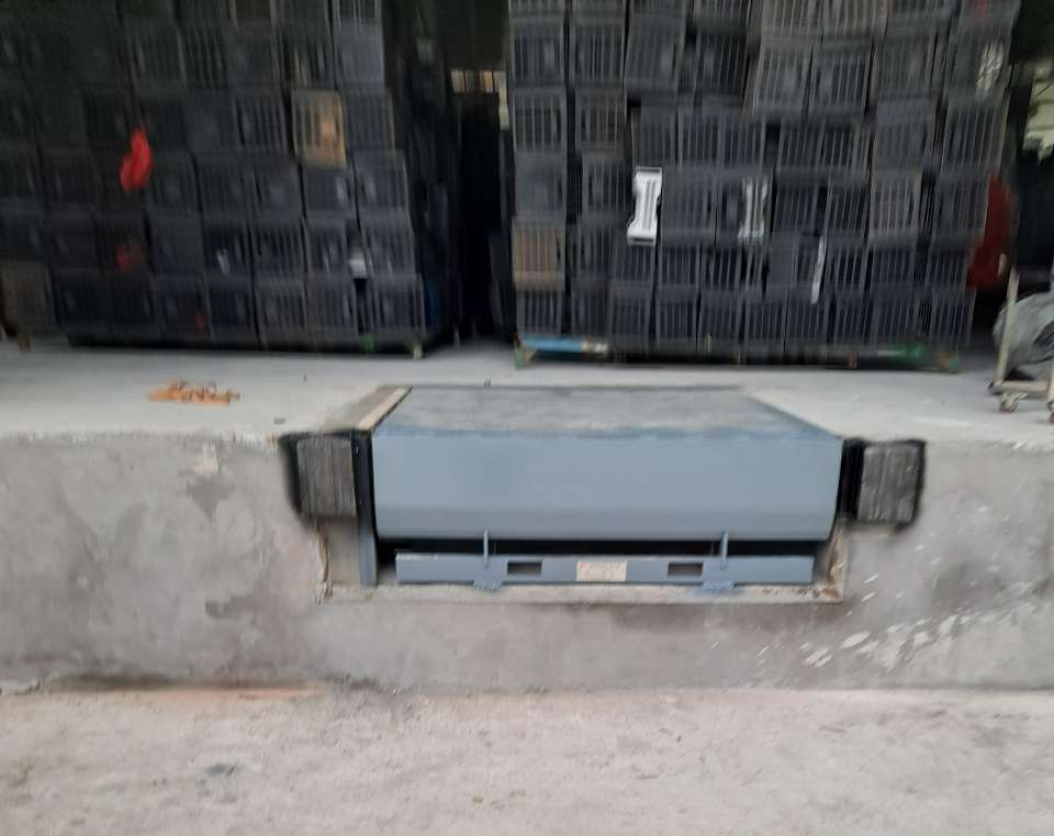 Minghua dock leveler: a powerful assistant for logistics and warehousing